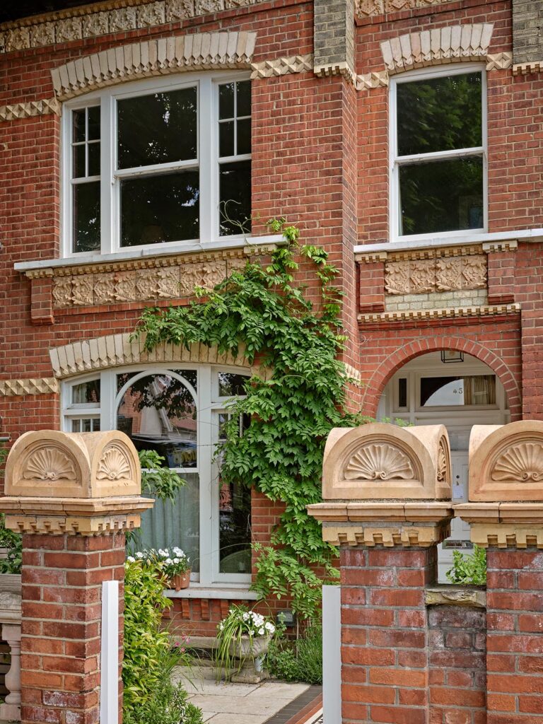 A house with sash windows in Barnes