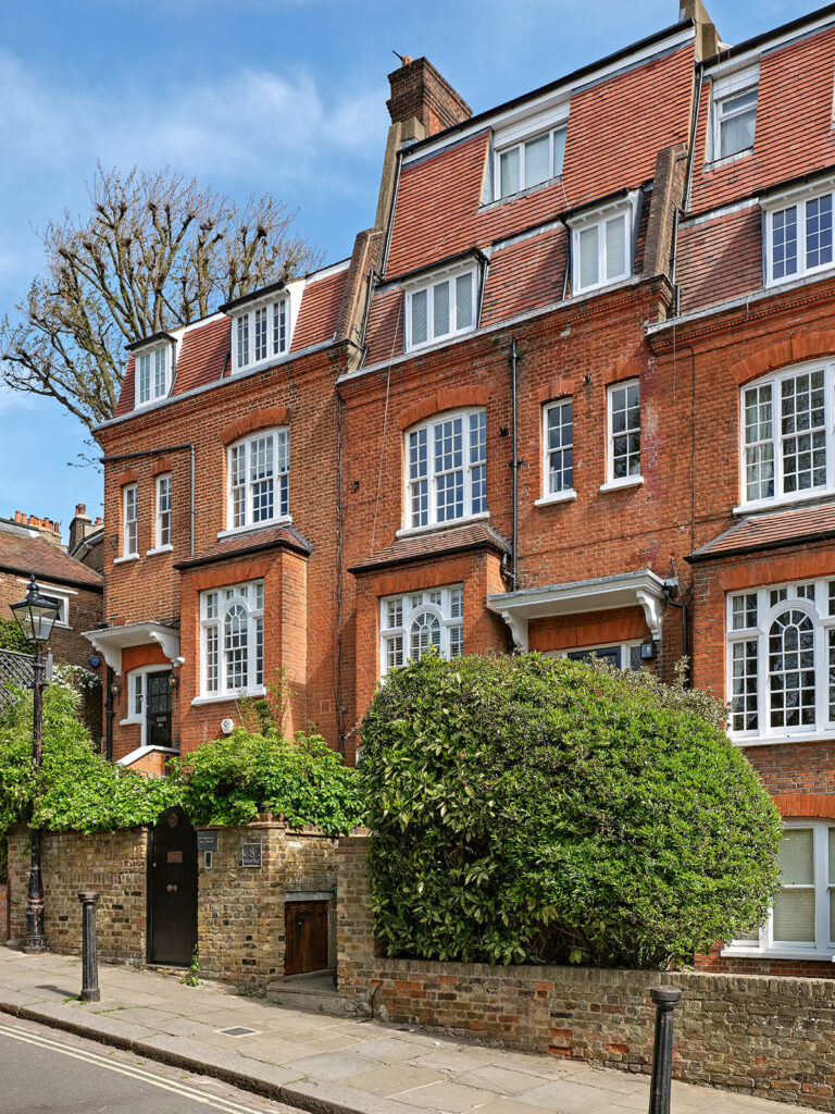 a house of sash Windows in Hampstead