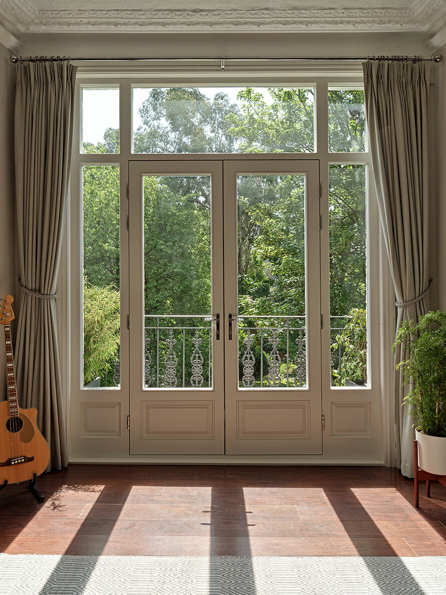 Single hardwood French door in kew.